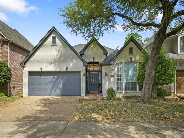 4025 Azure Lane, Addison, TX 75001