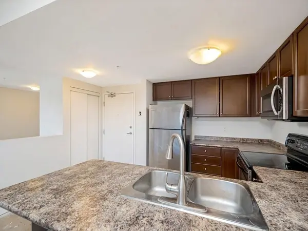 43 Goodwin DR #307, Guelph, ON N1L 0E8