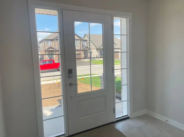 9348 White Oak AVE, Niagara Falls, ON L2G 3P6