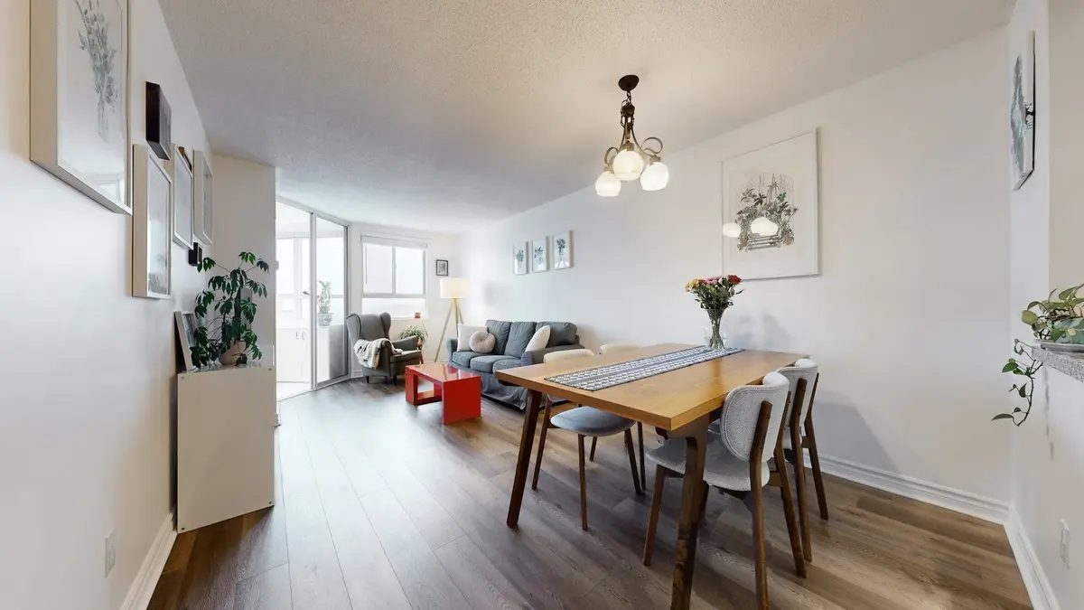 4 Park Vista CRES #1403, Toronto E03, ON M4B 3M8