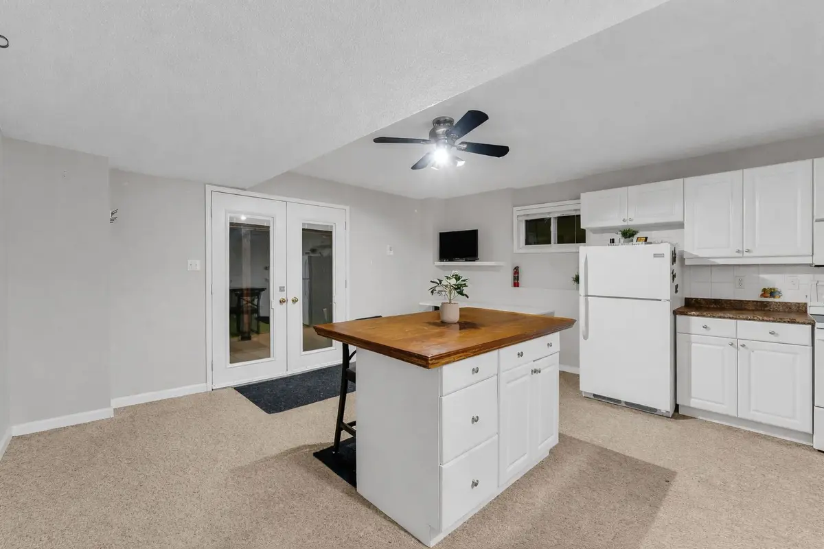 7 Margaret (Lower Level) DR, Barrie, ON L4M 6Y7