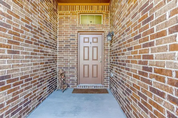 1248 Edgewater Drive, Azle, TX 76020