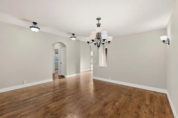 832 Monticello Drive, Burleson, TX 76028