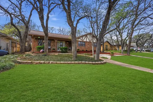 5808 Ridge Drive, Arlington, TX 76016