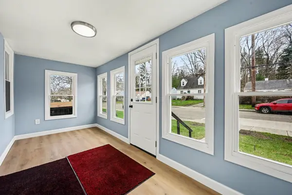 1215 Palmer AVE, Kalamazoo City, MI 49001