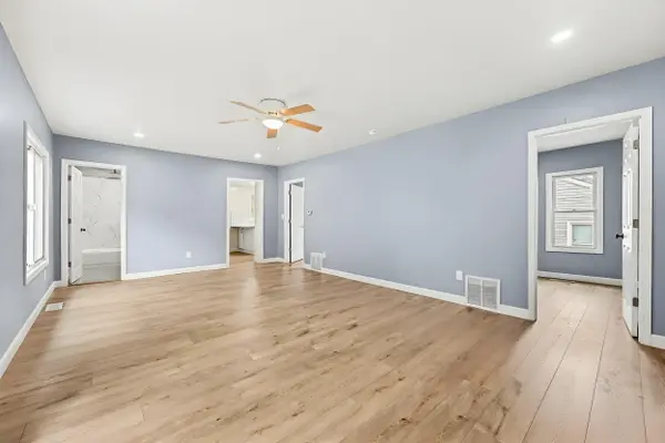 1215 Palmer AVE, Kalamazoo City, MI 49001