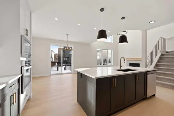 221 South Shore VW, Chestermere, AB T1X2Y3