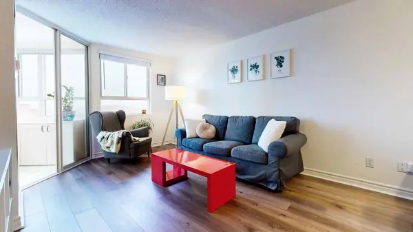 4 Park Vista CRES #1403, Toronto E03, ON M4B 3M8