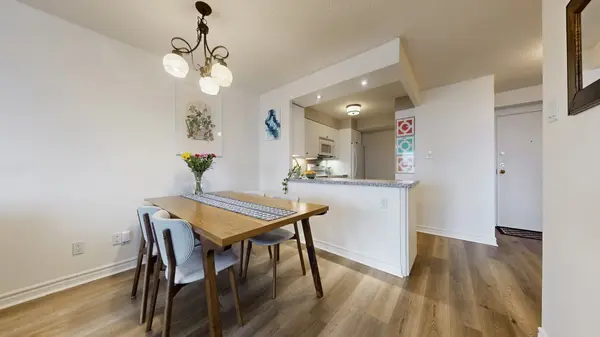 4 Park Vista CRES #1403, Toronto E03, ON M4B 3M8