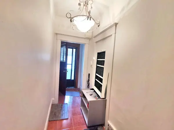 108 Jones AVE #Upper, Toronto E01, ON M4M 2Z8