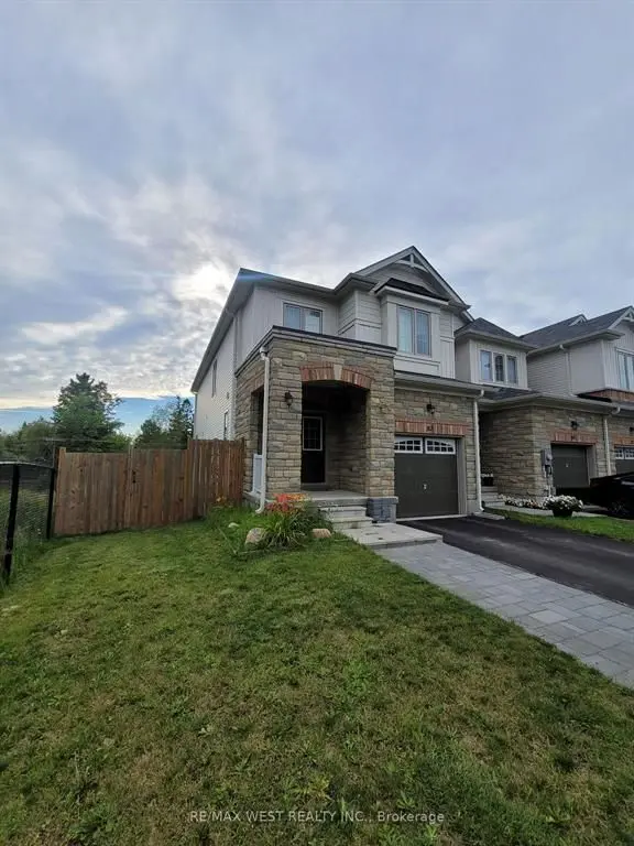 82 Greenwood DR, Essa, ON L0M 1B4