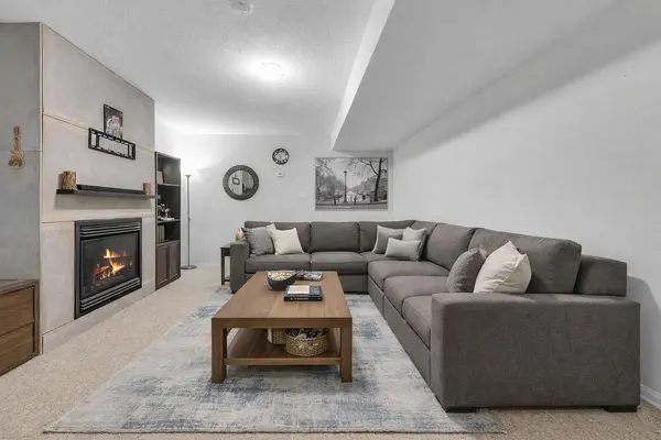 7 Margaret (Lower Level) DR, Barrie, ON L4M 6Y7