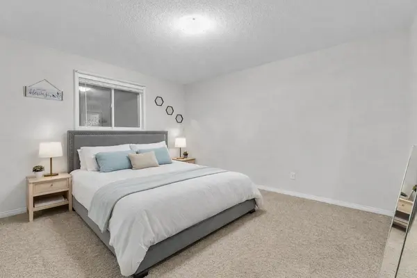 7 Margaret (Lower Level) DR, Barrie, ON L4M 6Y7