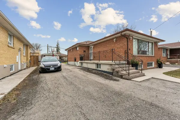 34 Cumberland DR, Brampton, ON L6V 1W6