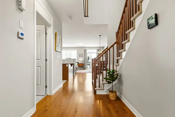 844 Cedar Creek DR, Blossom Park - Airport And Area, ON K1T 0B3