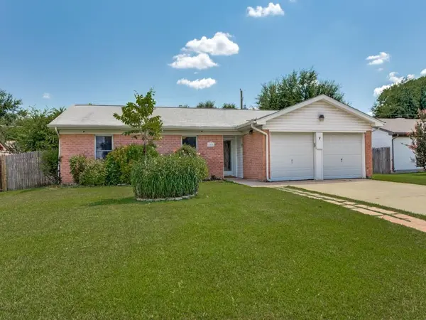1216 Manning Street, Benbrook, TX 76126