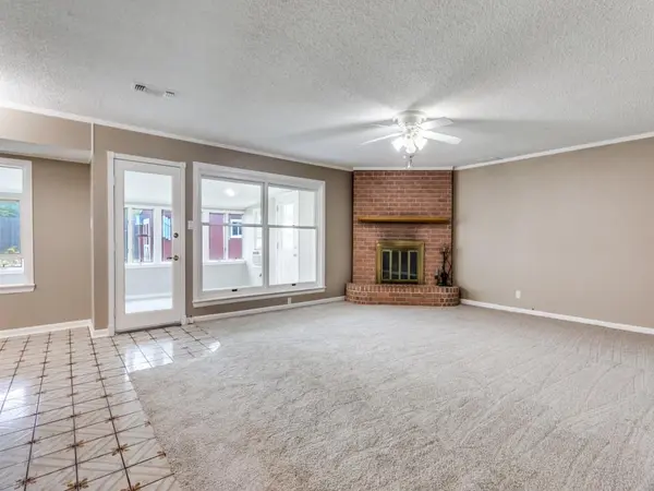 1216 Manning Street, Benbrook, TX 76126