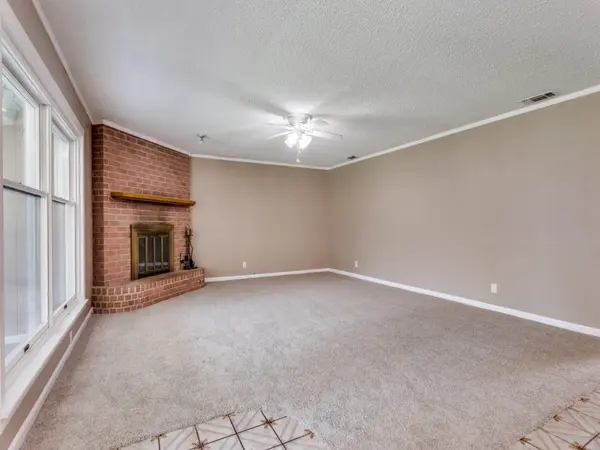 1216 Manning Street, Benbrook, TX 76126