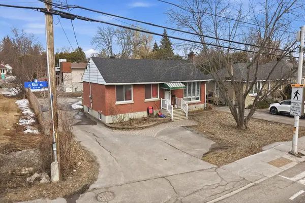 911 Blair RD, Beacon Hill North - South And Area, ON K1J 7M8