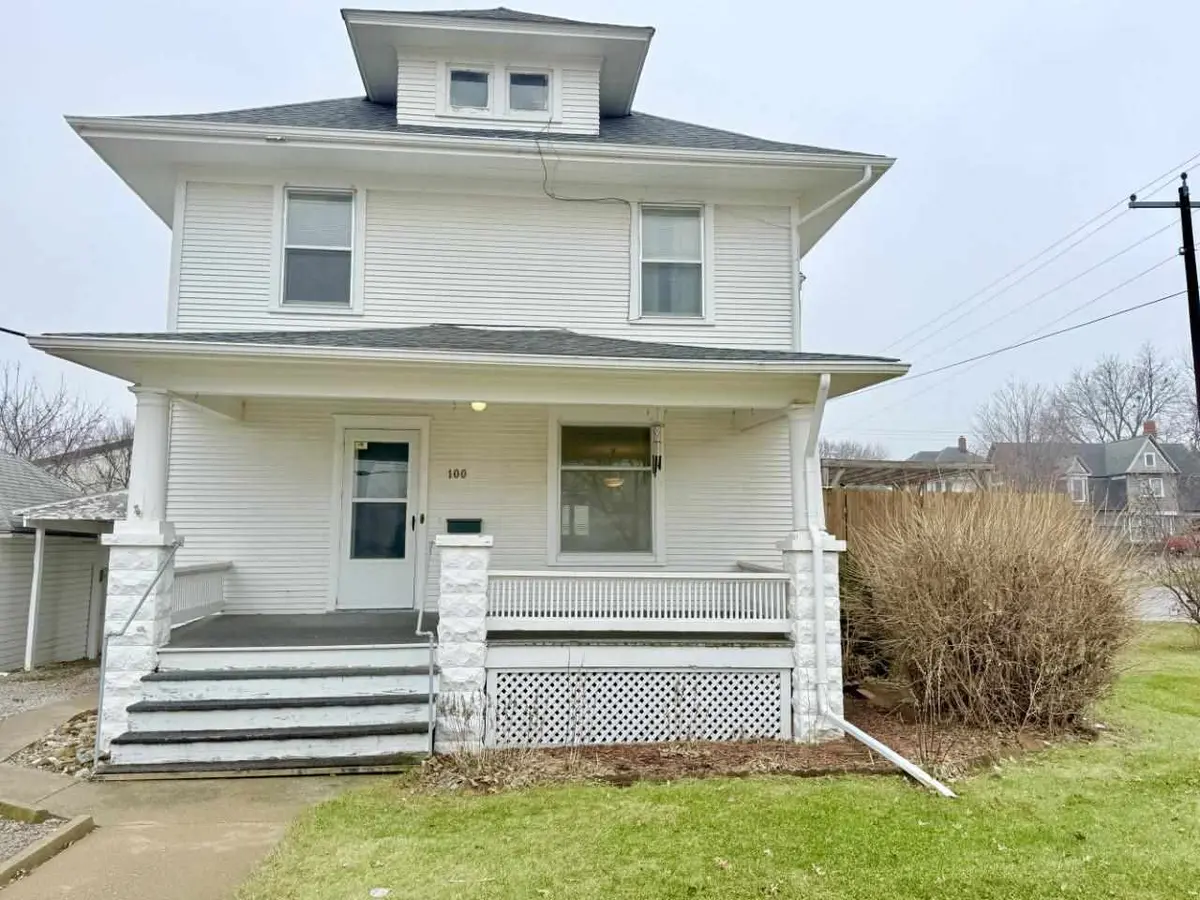 100 E Welsh St, Williamsburg, IA 52361