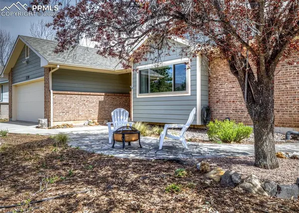 139 Palisade CIR, Manitou Springs, CO 80829