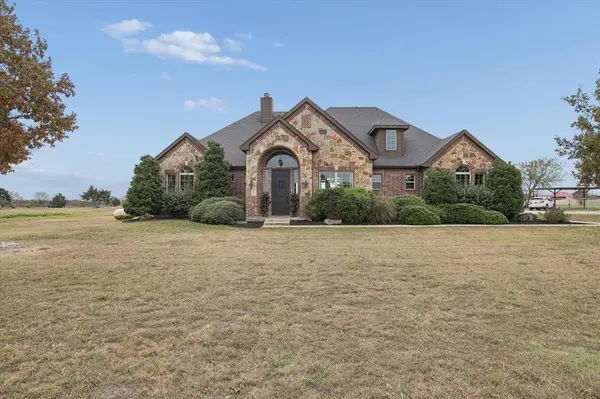542 Pierce Road, Red Oak, TX 75154