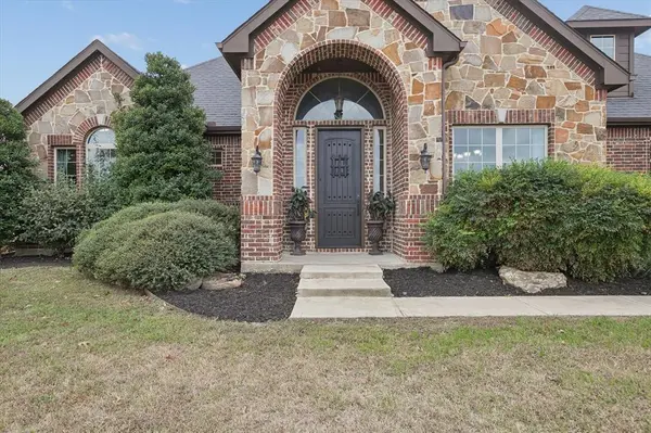 542 Pierce Road, Red Oak, TX 75154