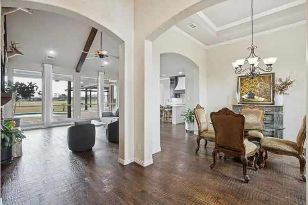 542 Pierce Road, Red Oak, TX 75154