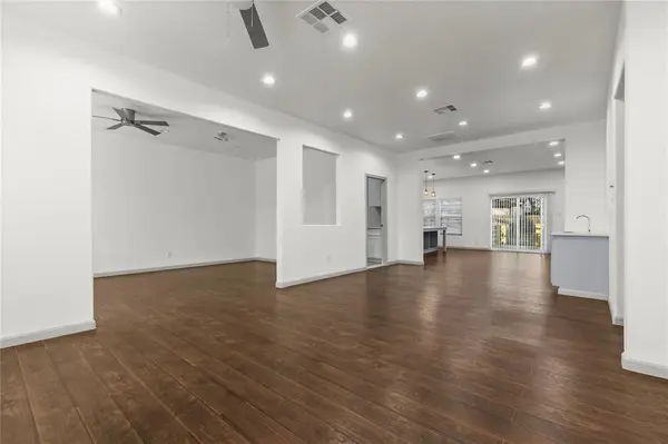 1207 E Russell Avenue, Carrollton, TX 75006