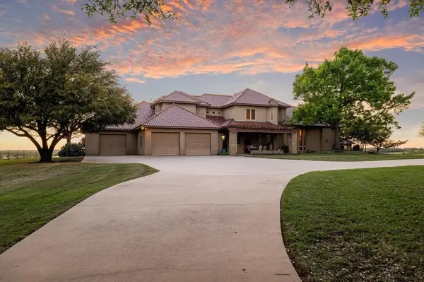 701 W Walcott Street, Pilot Point, TX 76258