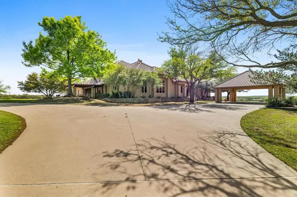 701 W Walcott Street, Pilot Point, TX 76258