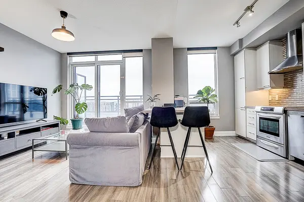 370 Highway 7 RD E #PH7, Richmond Hill, ON L4B 0C4