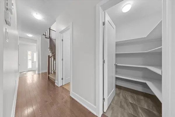 372 Via Verona AVE, Barrhaven, ON K2J 5X8