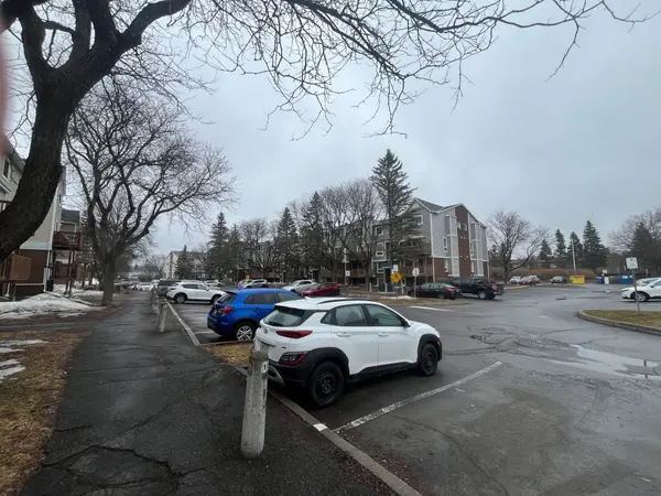 2 Fenerty CRES #120, Kanata, ON K2L 3A7