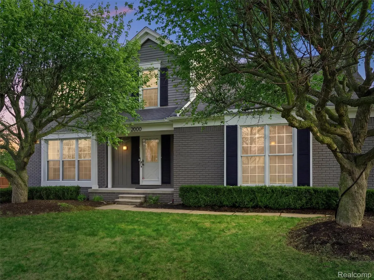 2000 Stonington CT, Rochester Hills, MI 48306