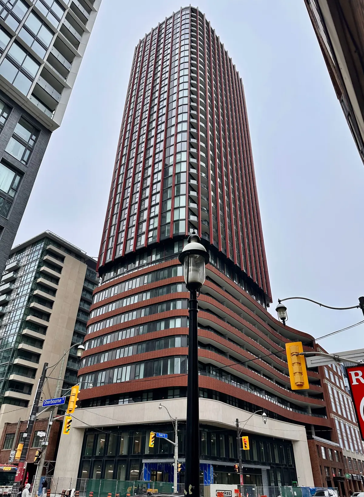180 Front ST E #2105, Toronto C08, ON M5A 0A9