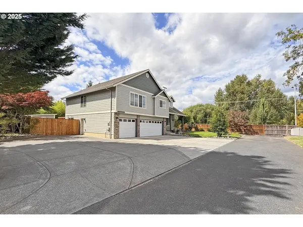 2036 NW WOODLAND DR, Mc Minnville, OR 97128