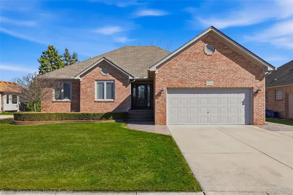 49266 Shenandoah DR, Macomb Township, MI 48044