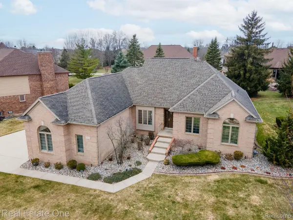 54035 Scarboro WAY, Shelby Charter Township, MI 48316