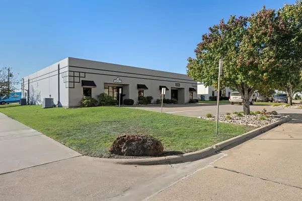 3906 Industrial Street, Rowlett, TX 75088