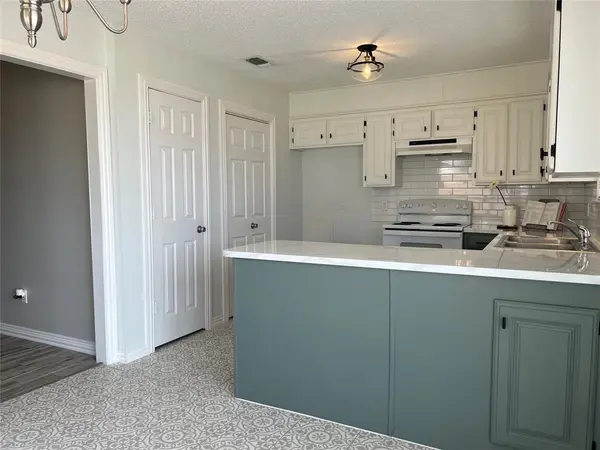 202 S Sendero Drive, Decatur, TX 76234