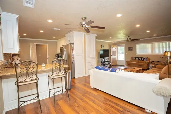 1405 Thompson Drive, Graham, TX 76450