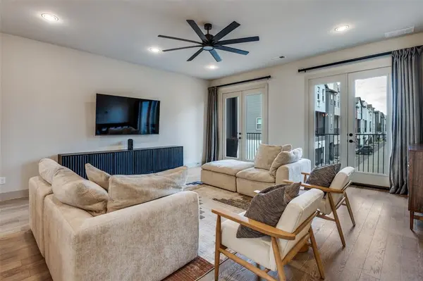 1434 Elevado Drive, Dallas, TX 75212