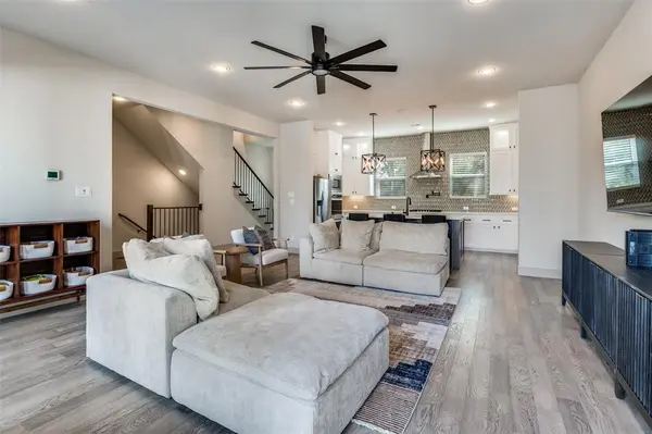 1434 Elevado Drive, Dallas, TX 75212