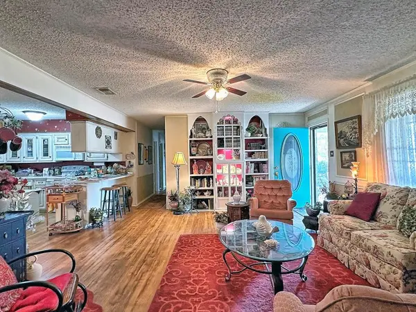 2307 Crystal Drive, Athens, TX 75751