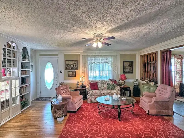 2307 Crystal Drive, Athens, TX 75751