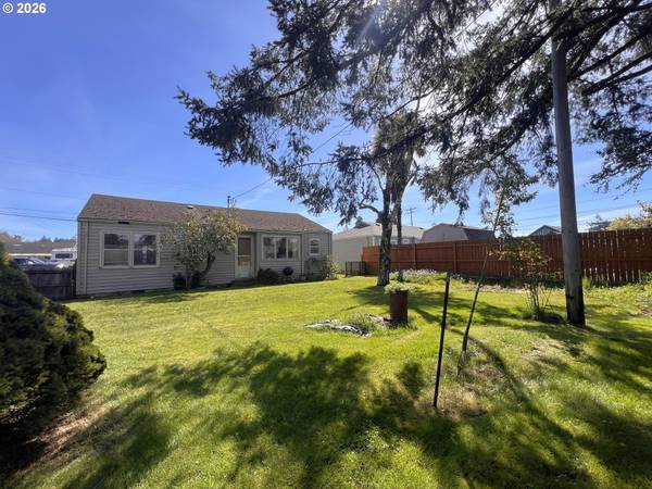 1023 N KNOTT ST, Coquille, OR 97423