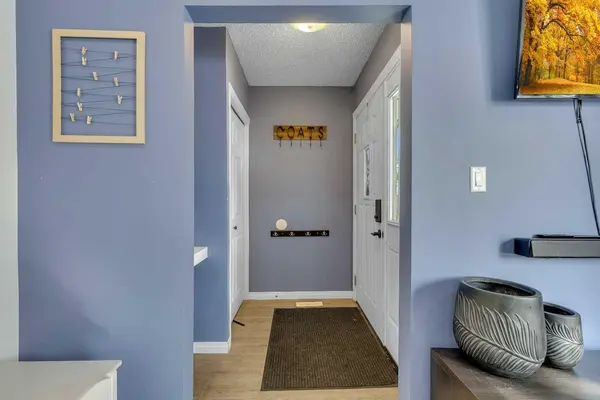 1628 Saskatchewan ST, Crossfield, AB T0M 0S0