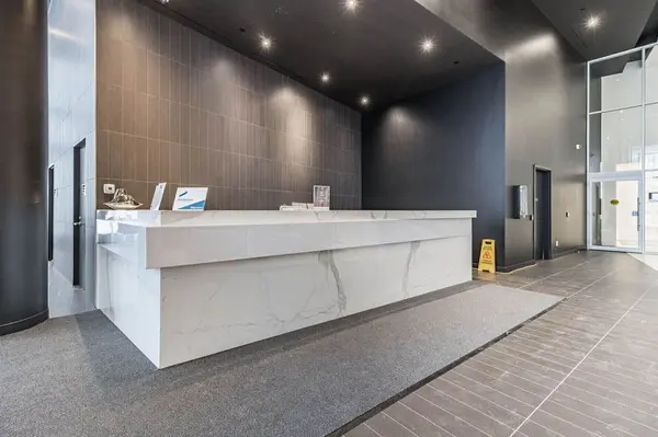 3900 Confederation Pkwy #522, Mississauga, ON L5B 0M3