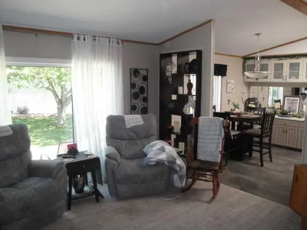 2916 33A AVE S, Lethbridge, AB T1K 7K2